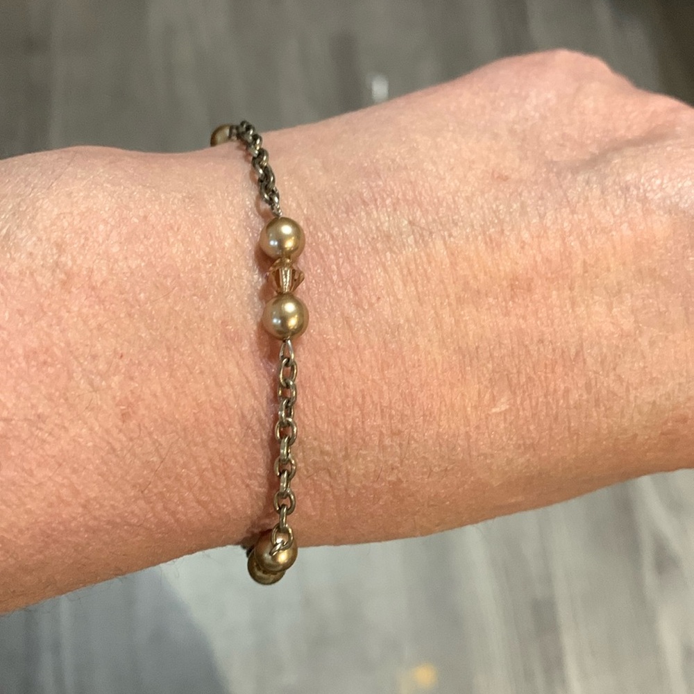 Gorgeous vintage 8” bracelet